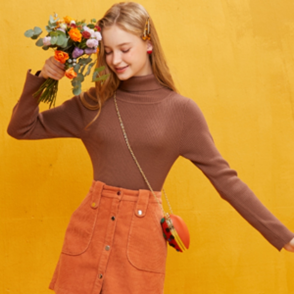 Elf Sack women high neck sweater.